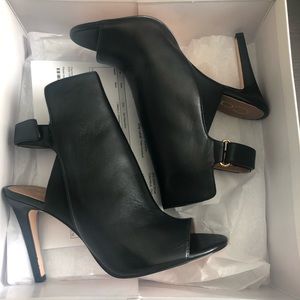 NWT size 7.5 Calvin Klein Open Toe Heel Booties